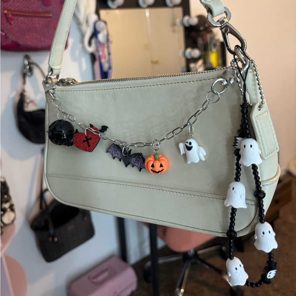 🩷SOLD🩷 ON INSTA KENNAAASCLOSETT Coach y2k Demi Hampton Ivory